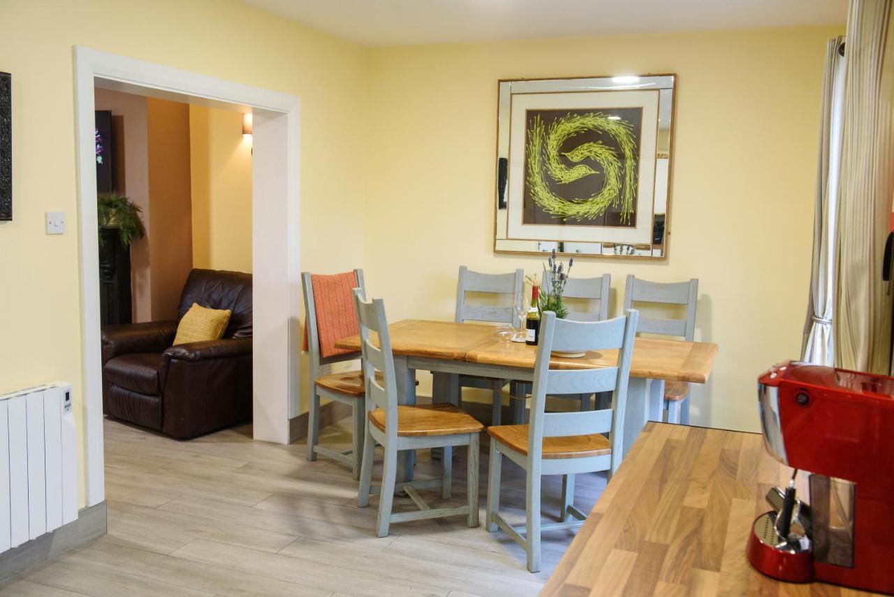 Waterfront Self Catering Houses Carrick on Shannon Екстериор снимка