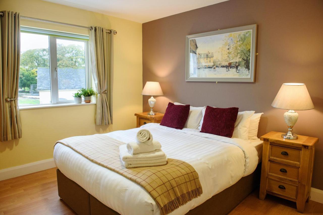 Waterfront Self Catering Houses Carrick on Shannon Екстериор снимка