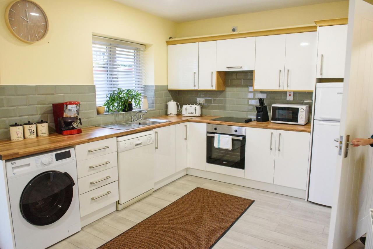 Waterfront Self Catering Houses Carrick on Shannon Екстериор снимка