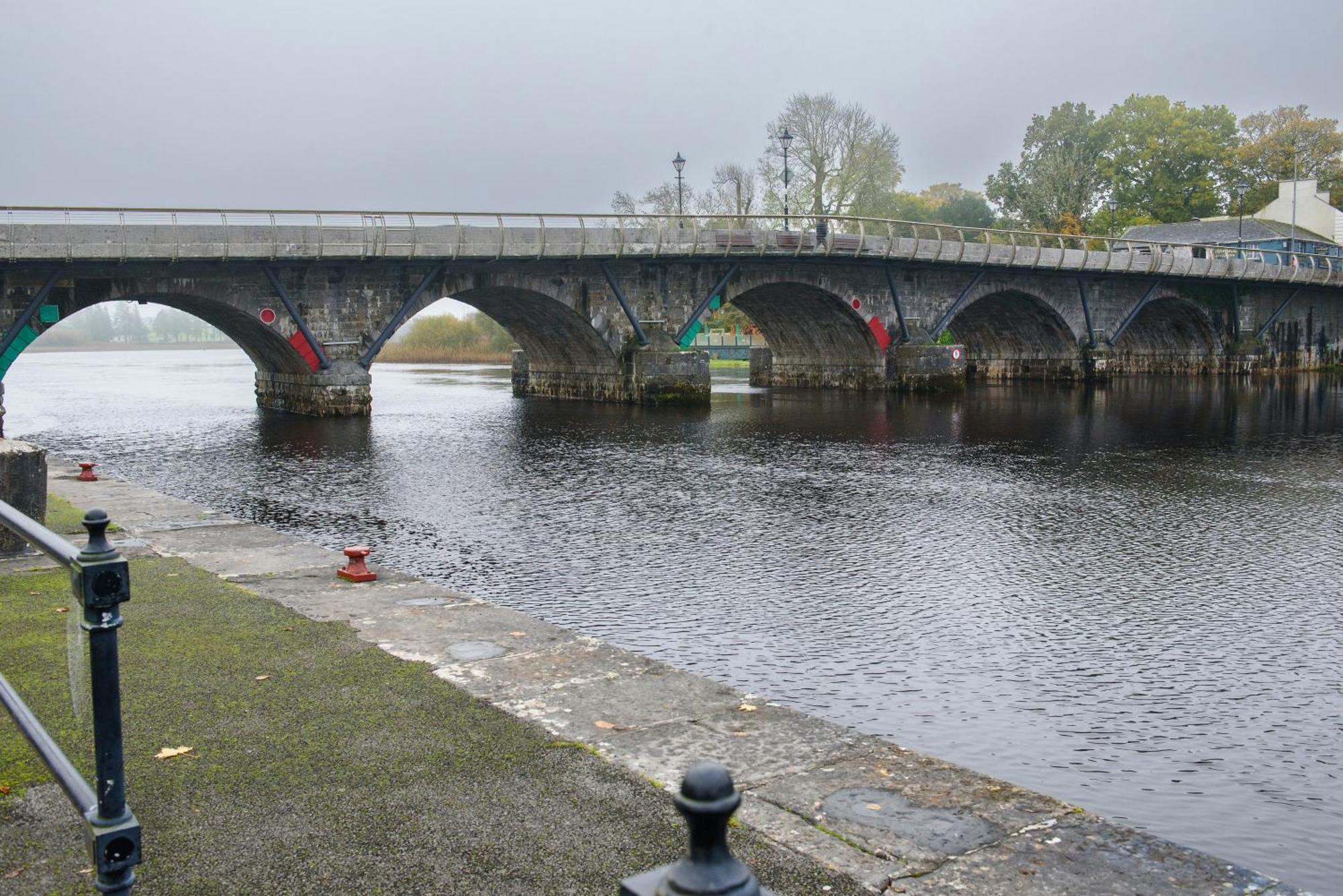 Waterfront Self Catering Houses Carrick on Shannon Екстериор снимка