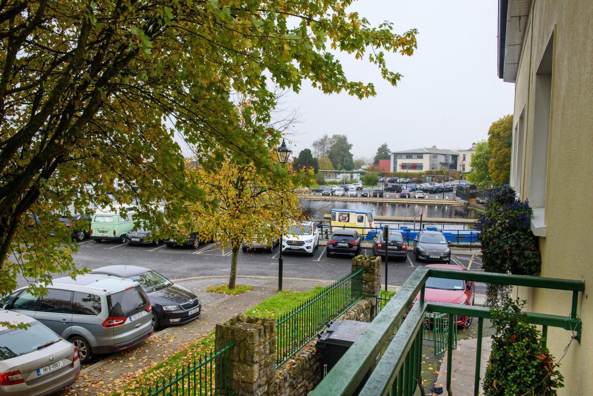 Waterfront Self Catering Houses Carrick on Shannon Екстериор снимка
