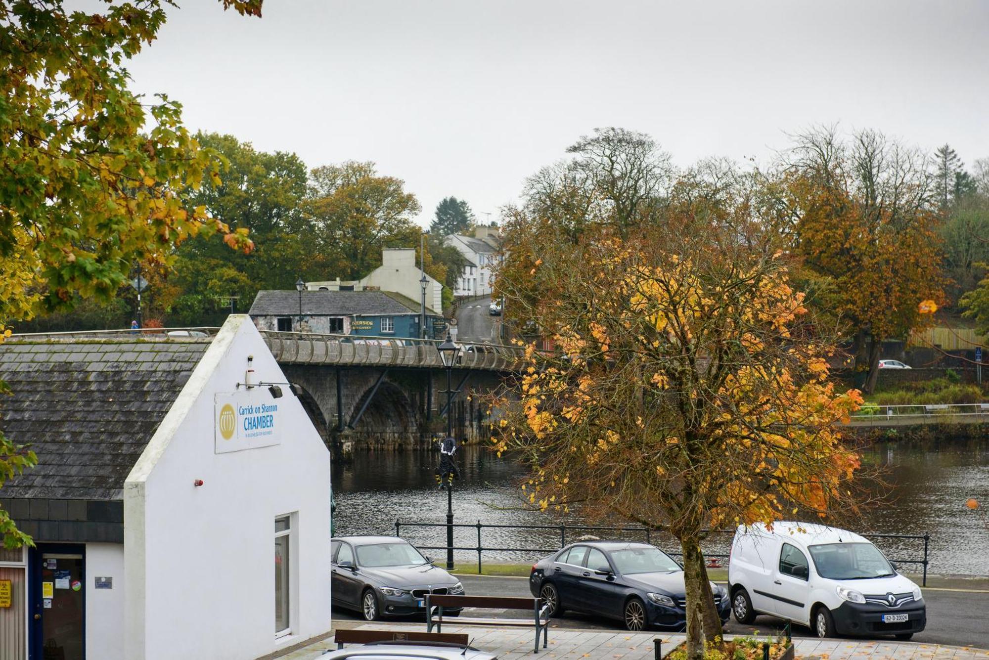 Waterfront Self Catering Houses Carrick on Shannon Екстериор снимка