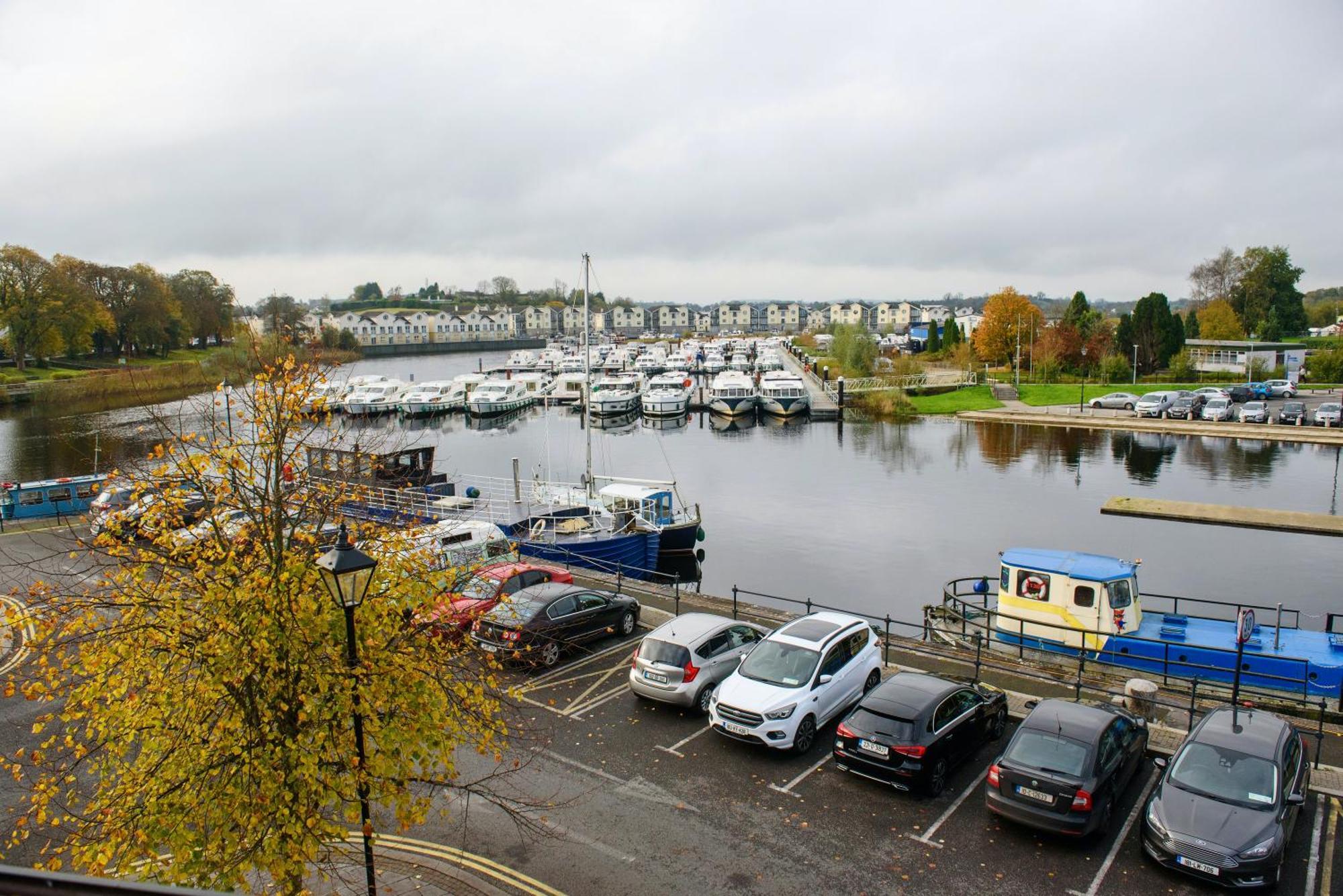 Waterfront Self Catering Houses Carrick on Shannon Екстериор снимка