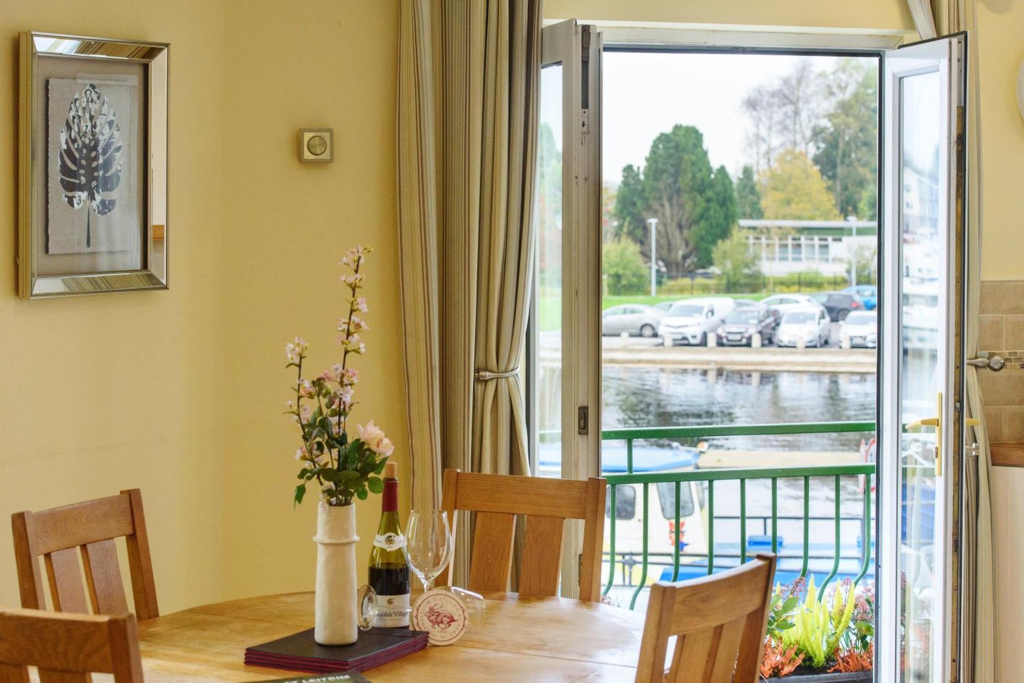 Waterfront Self Catering Houses Carrick on Shannon Екстериор снимка