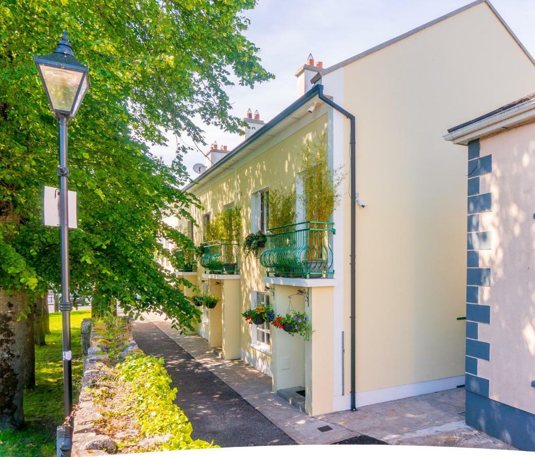 Waterfront Self Catering Houses Carrick on Shannon Екстериор снимка