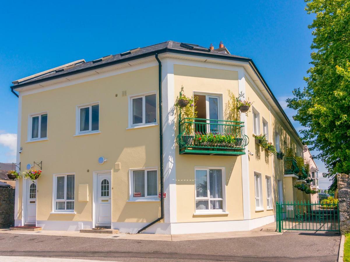 Waterfront Self Catering Houses Carrick on Shannon Екстериор снимка